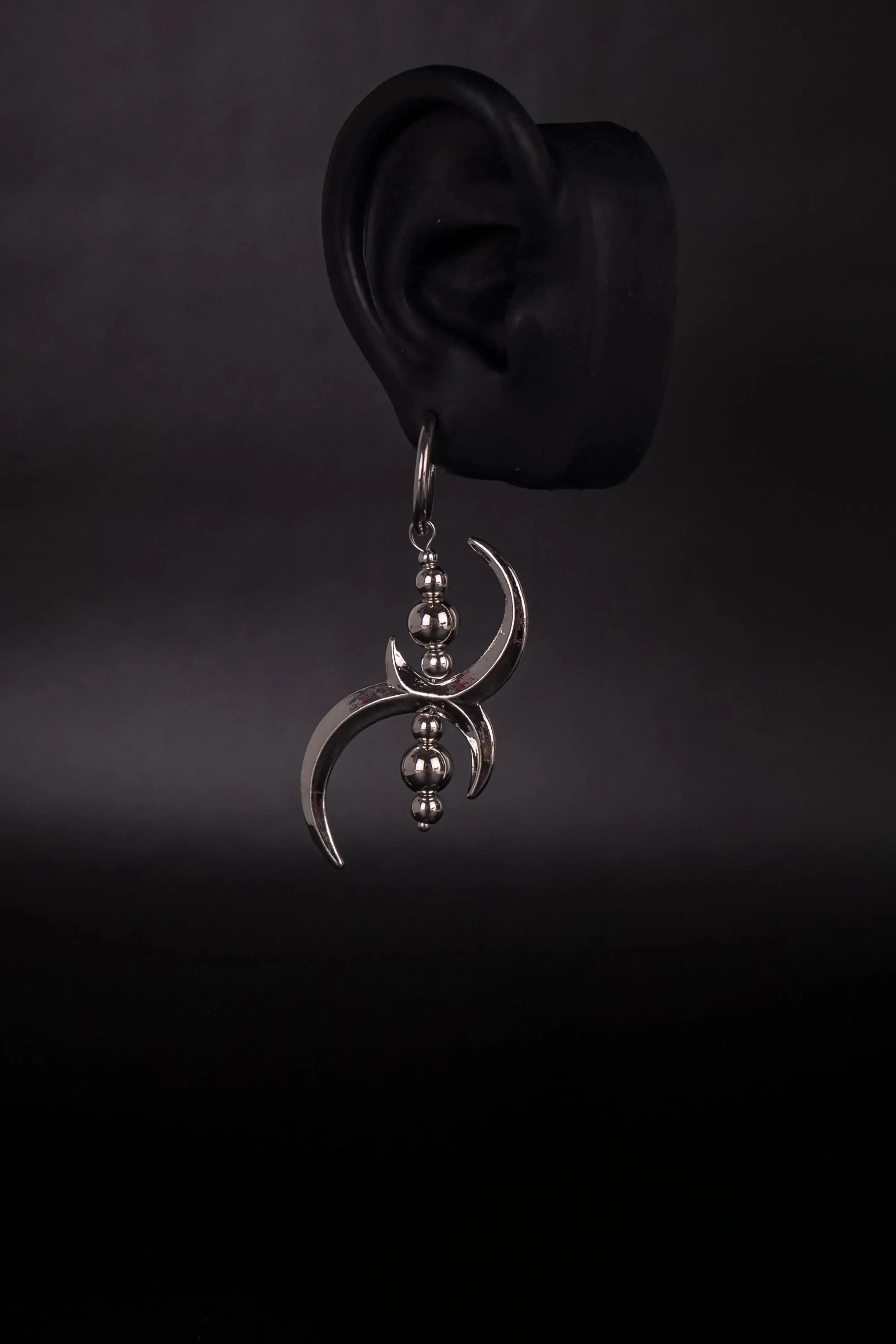 Boucles d'oreilles. - Doomed Jewelry