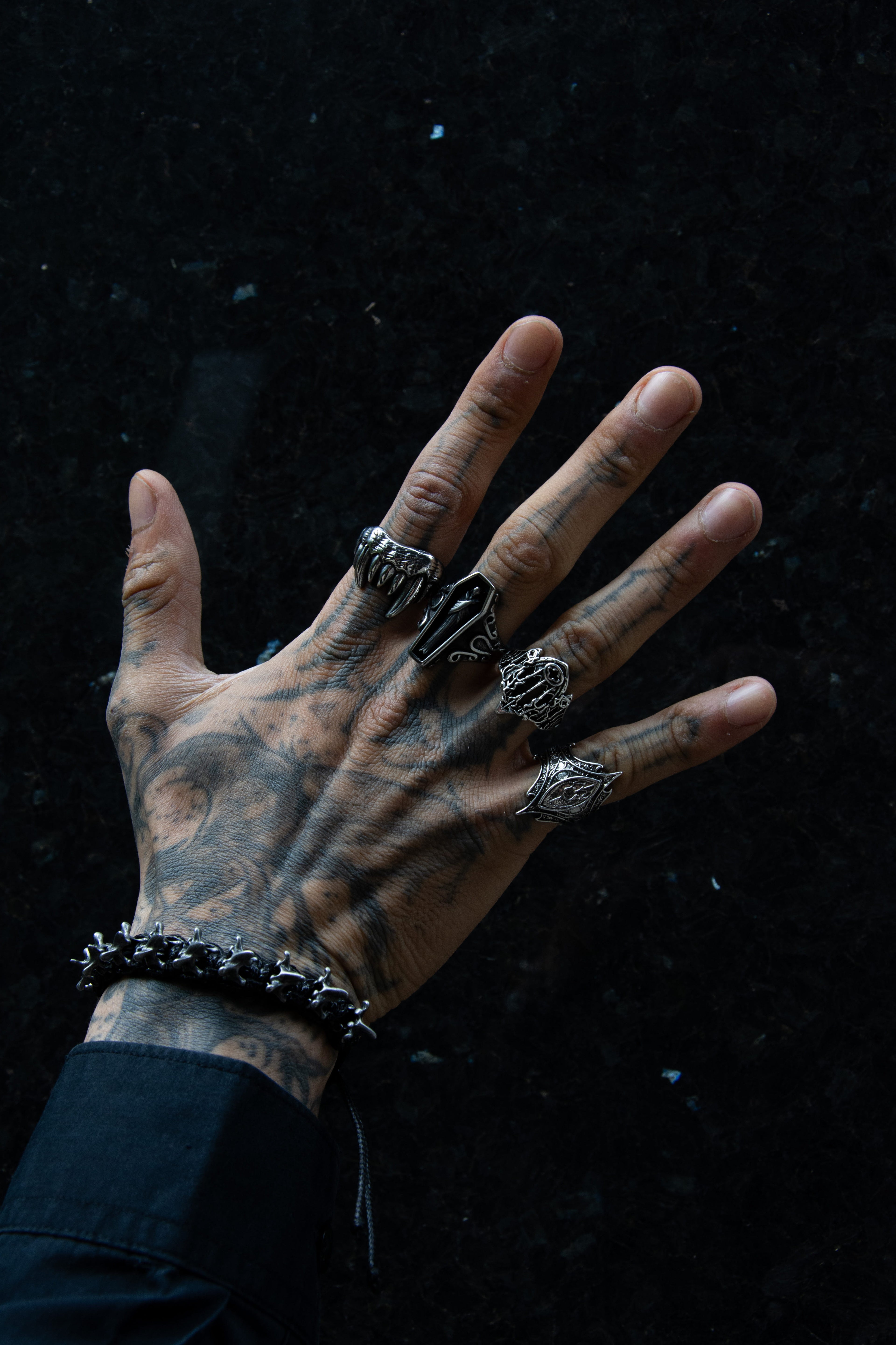 Bague gothique, macabre, bague cercueil, bague cathédrale, bague vampire 