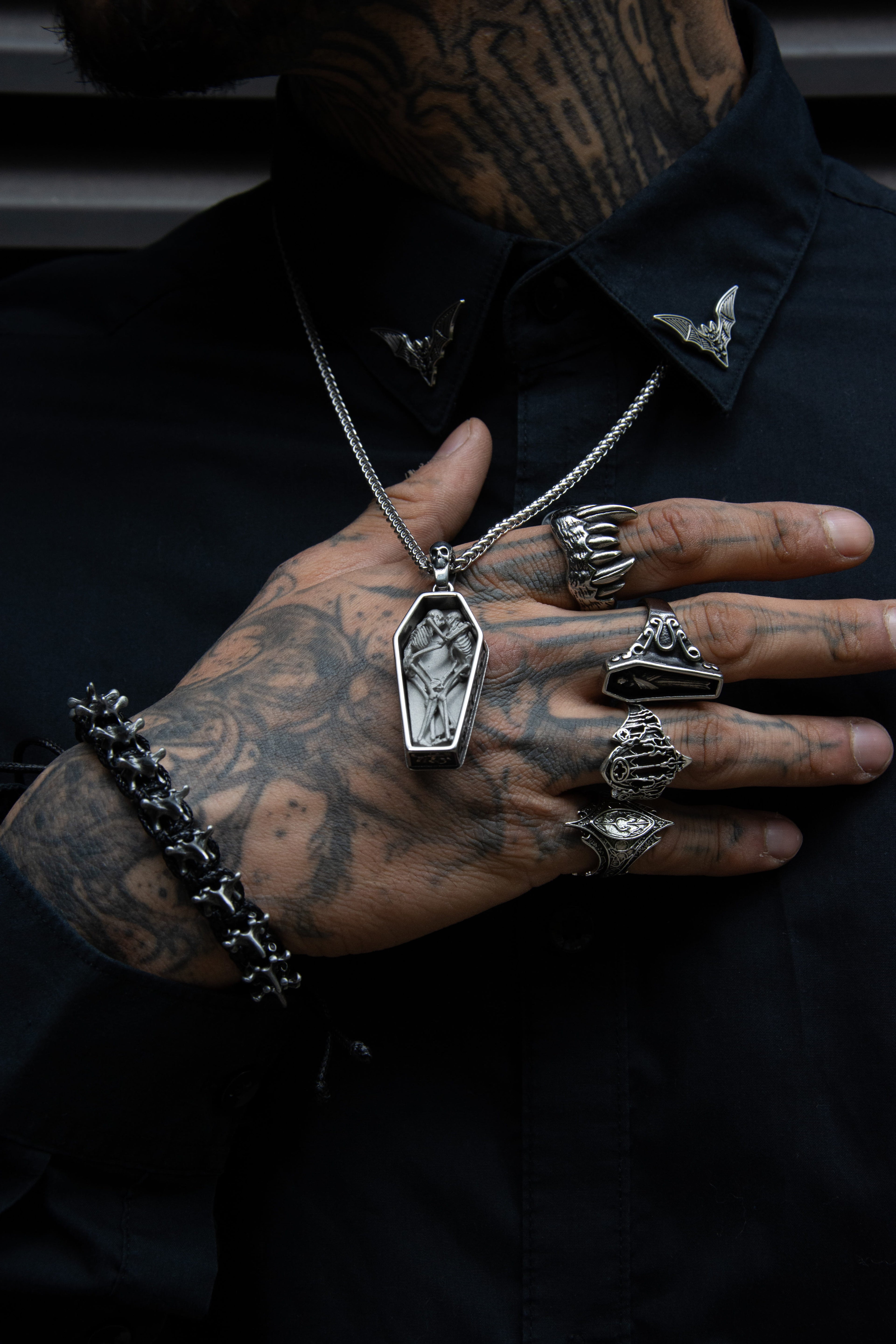 bague vampire, bague cercueil, bague cathédrale, pendentif cercueil, squelette 