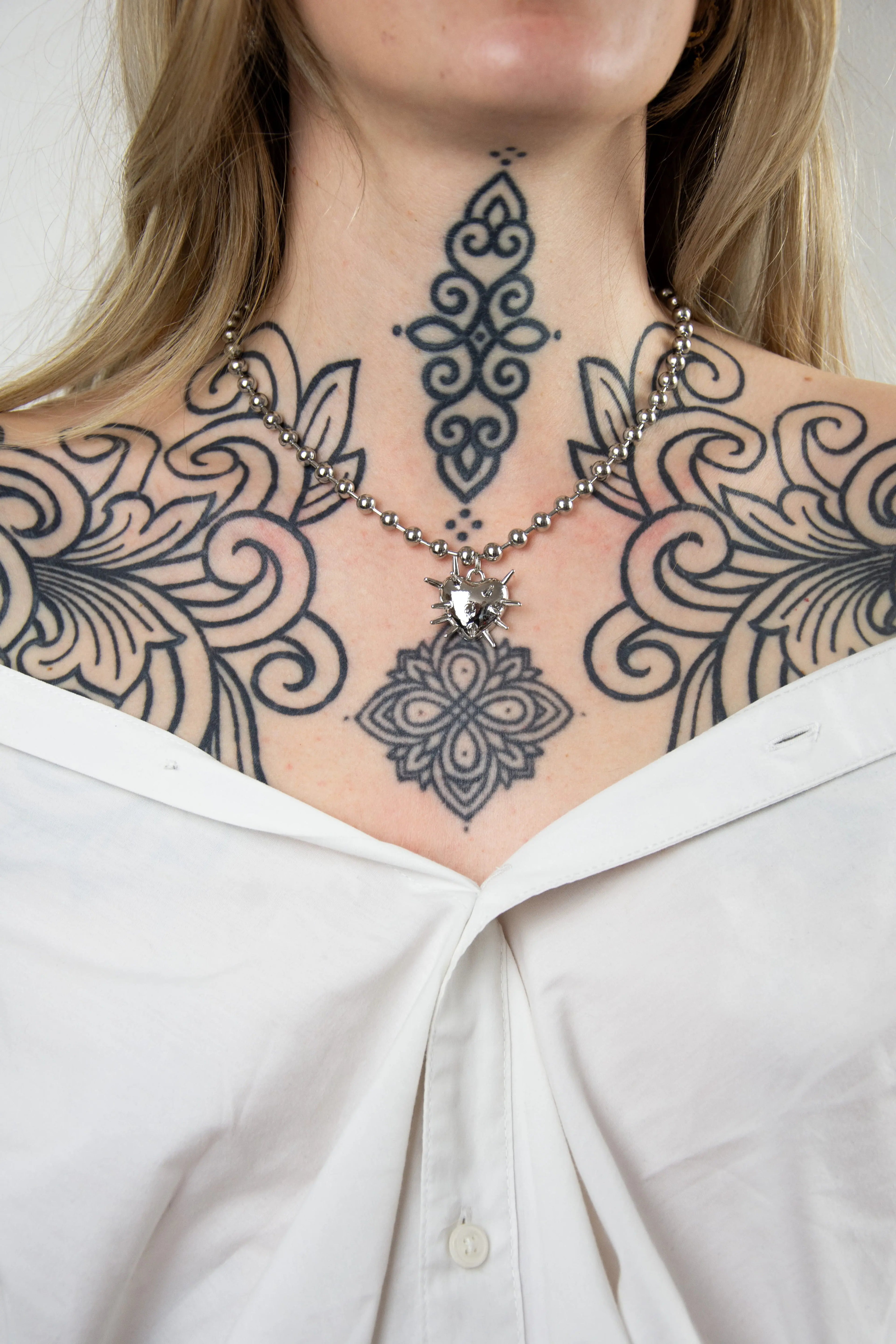 Collier avec coeur piquant en acier inoxydable, collier gothique romantique.